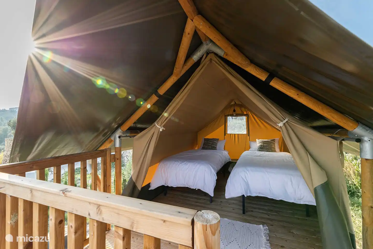 Schlafplatz für 2 Personen im Safarizelt.