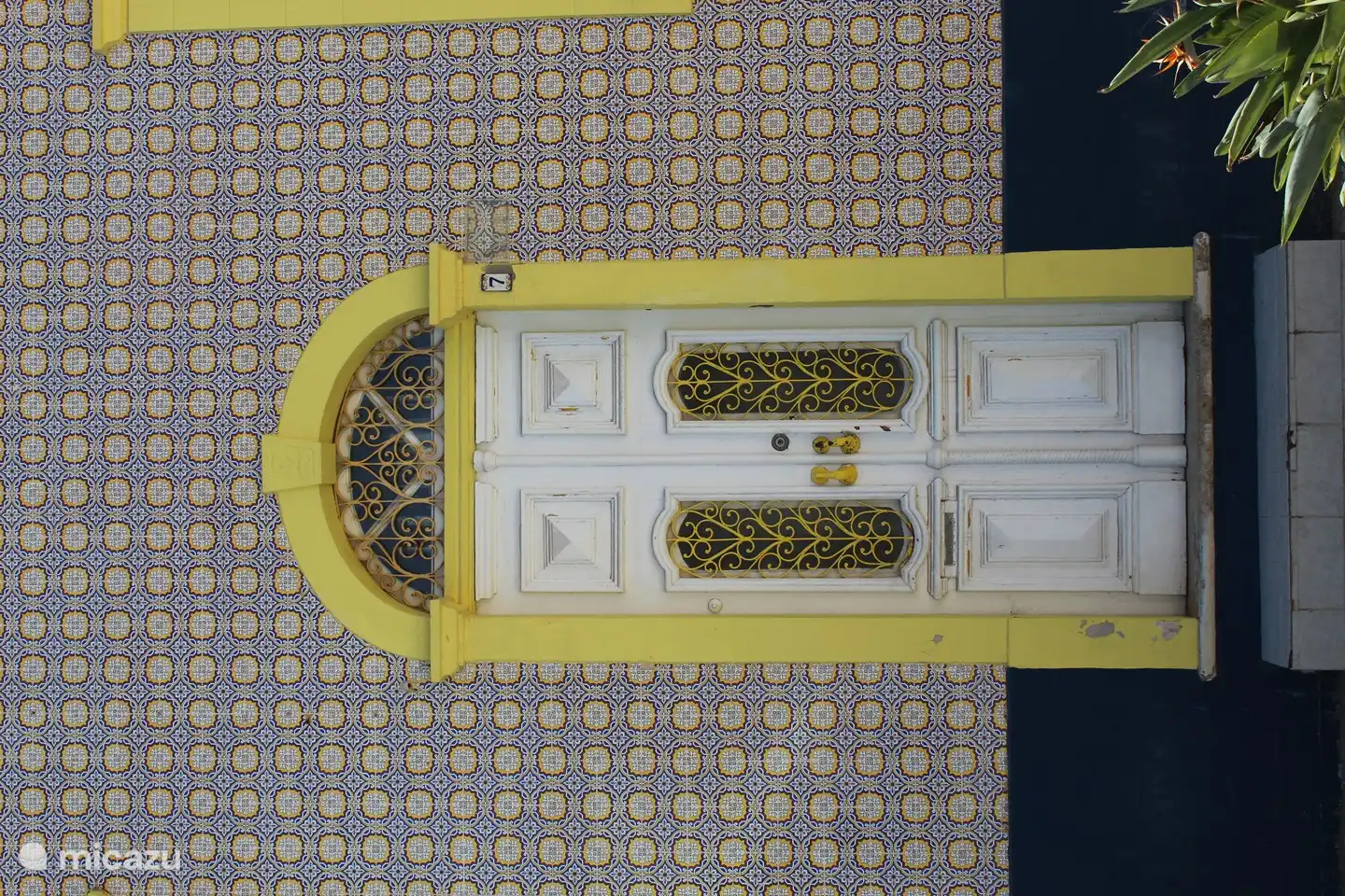 In Ferragudo finden Sie viele Häuser mit authentischen portugiesischen Kacheln.