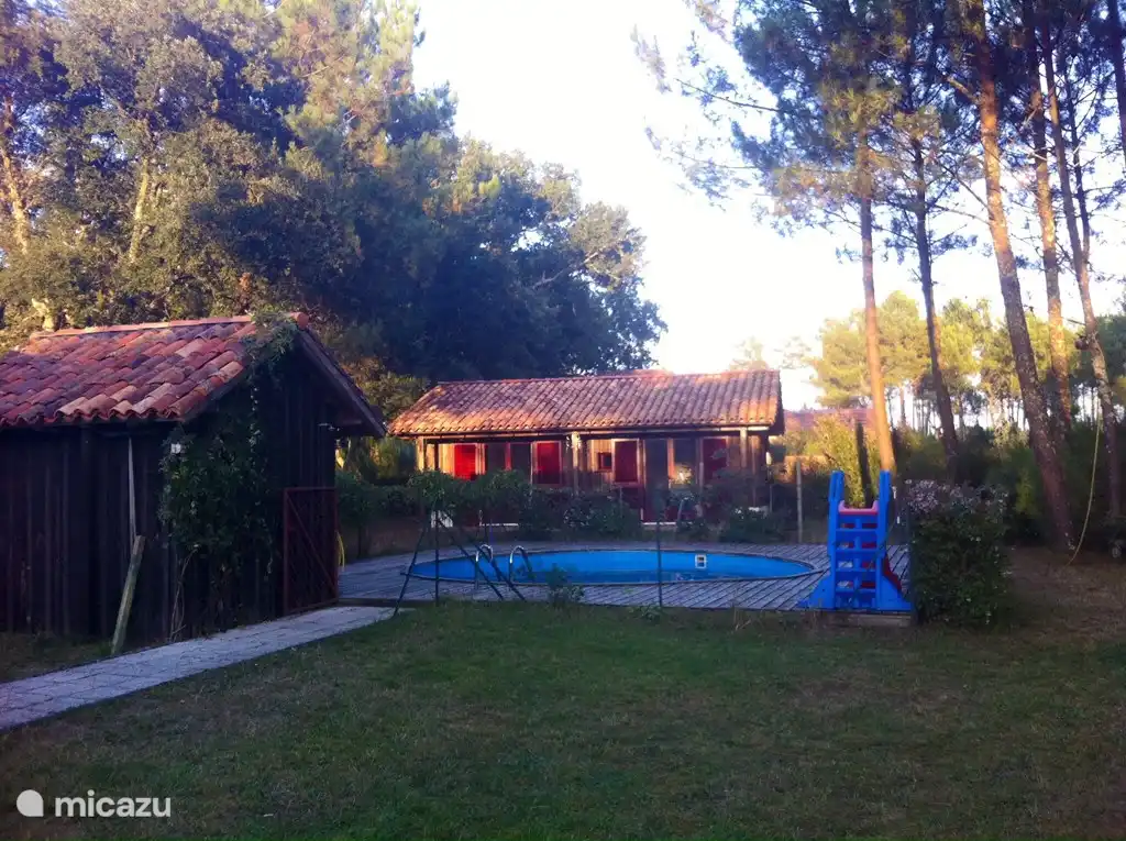 Maison des Amis en het zwembad