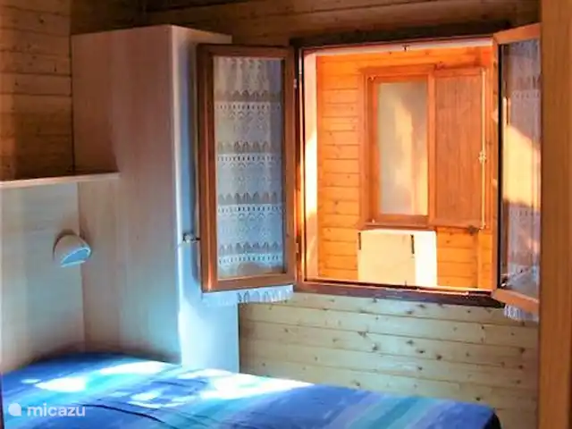 blokhut / lodge huren in Italië, Toscane, Viareggio – Chalet Toscane Italië Slaapkamer 1