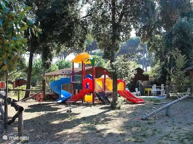 blokhut / lodge huren in Italië, Toscane, Viareggio – Chalet Toscane Italië Speeltuin op de camping