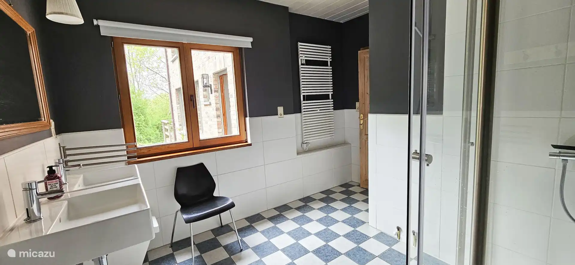 Badezimmer 2 mit Doppelwaschbecken