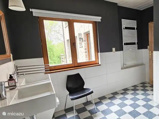 Ardennes Grande terrasse WIFI Vue | Belgique, Ardennes, Villers-Sainte-Gertrude - maison de vacances Salle de bain 2 avec double vasque