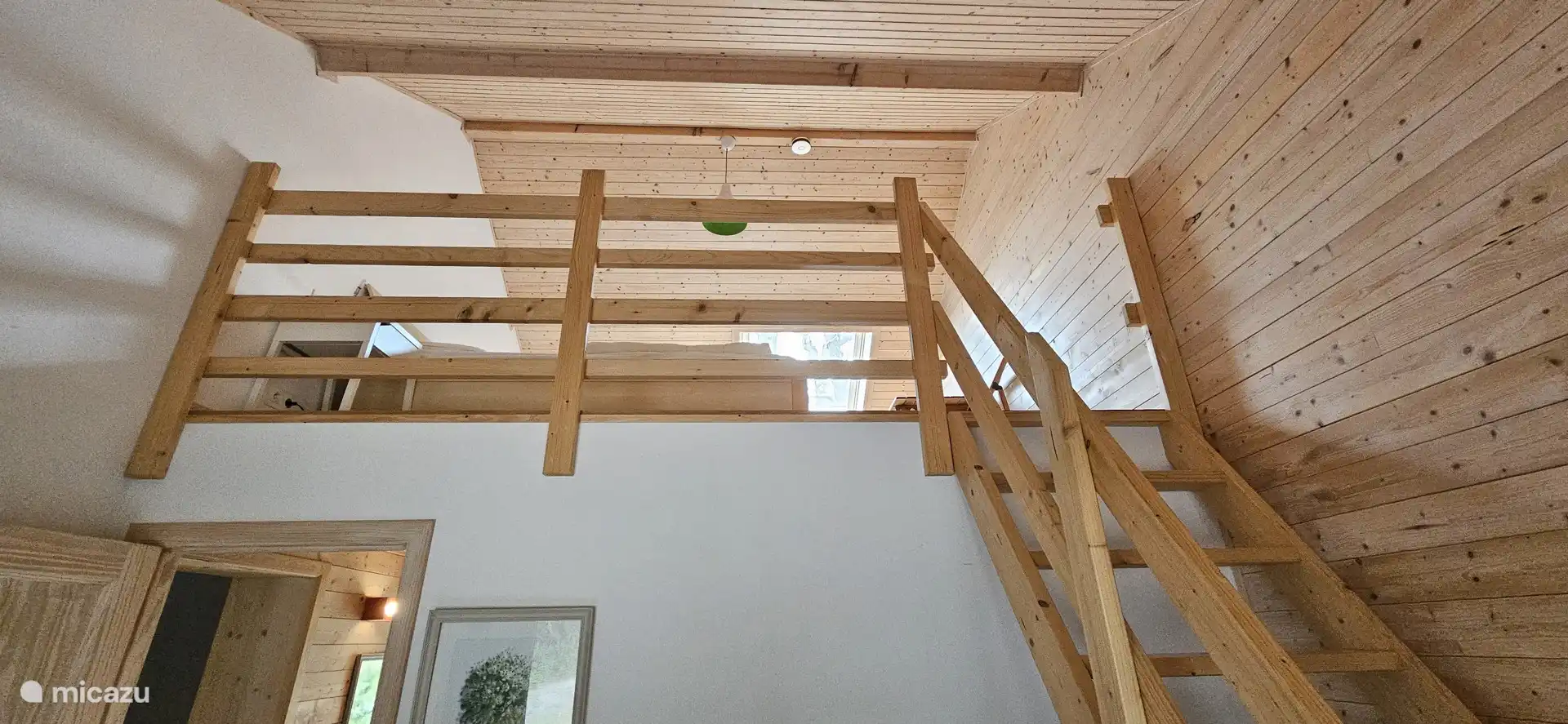 Am unteren Ende des Lofts 