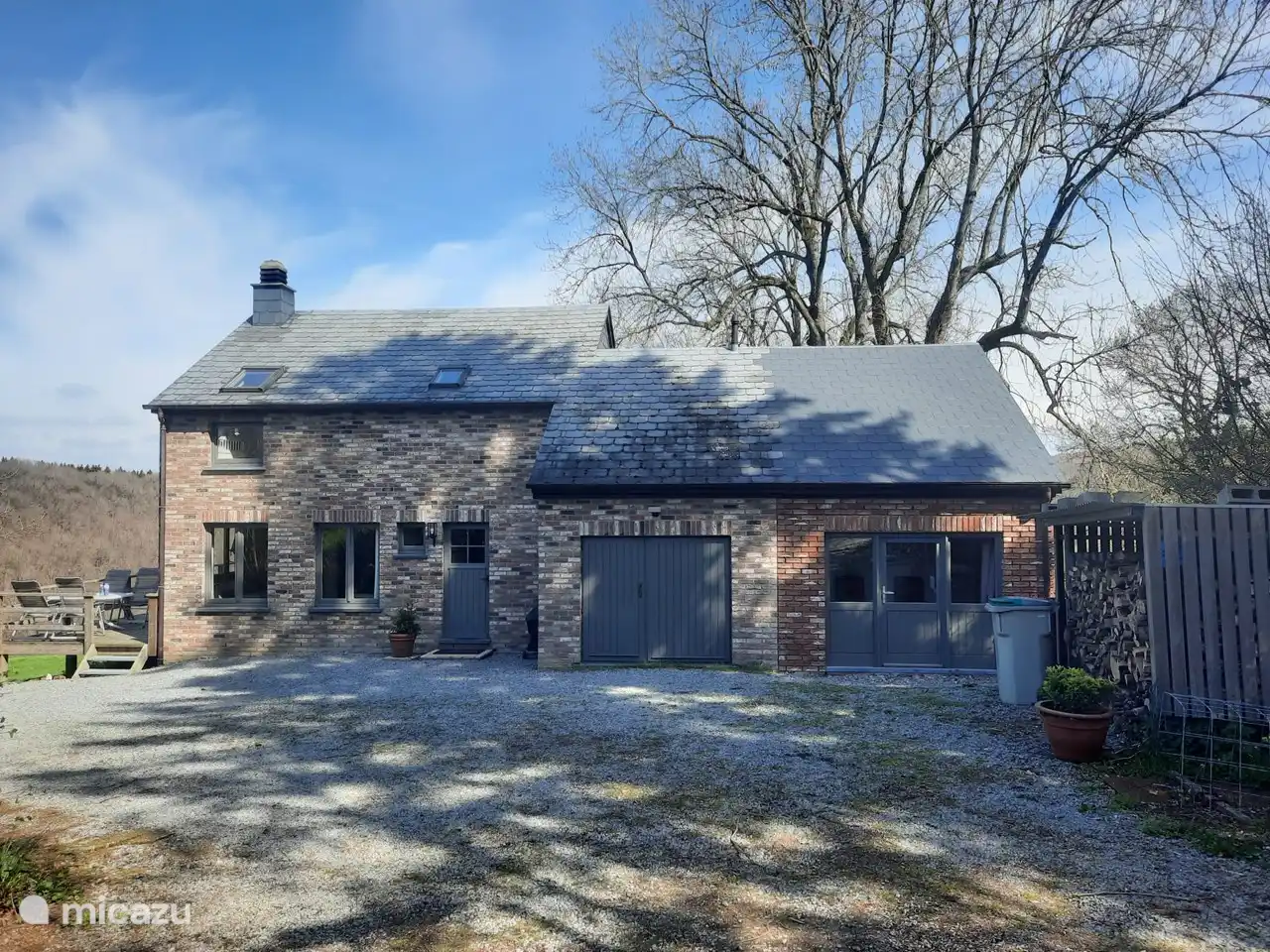 Vor dem Haus am Ende einer Sackgasse