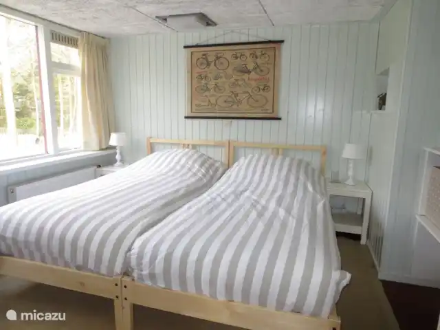 Pake's Hûs huren in Nederland, Friesland, Oudemirdum - vakantiehuis slaapkamer boven, met nieuwe kozijnen/ nieuwe dakkapel.