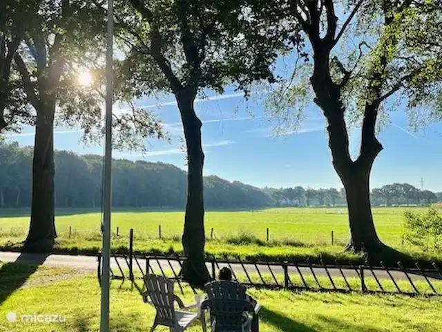 Pake's Hûs huren in Nederland, Friesland, Oudemirdum - vakantiehuis uitzicht voor (als er gras is!)