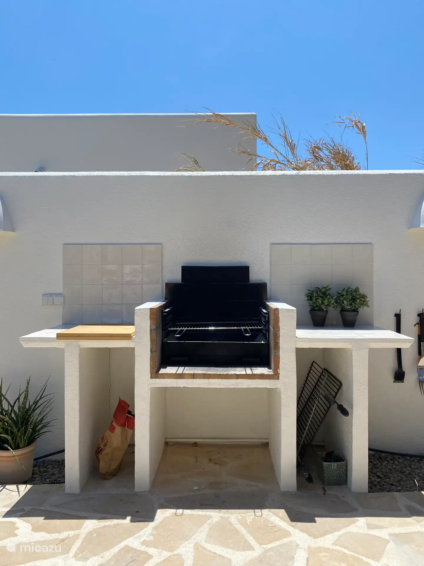 Das BBQ in der Außenküche 