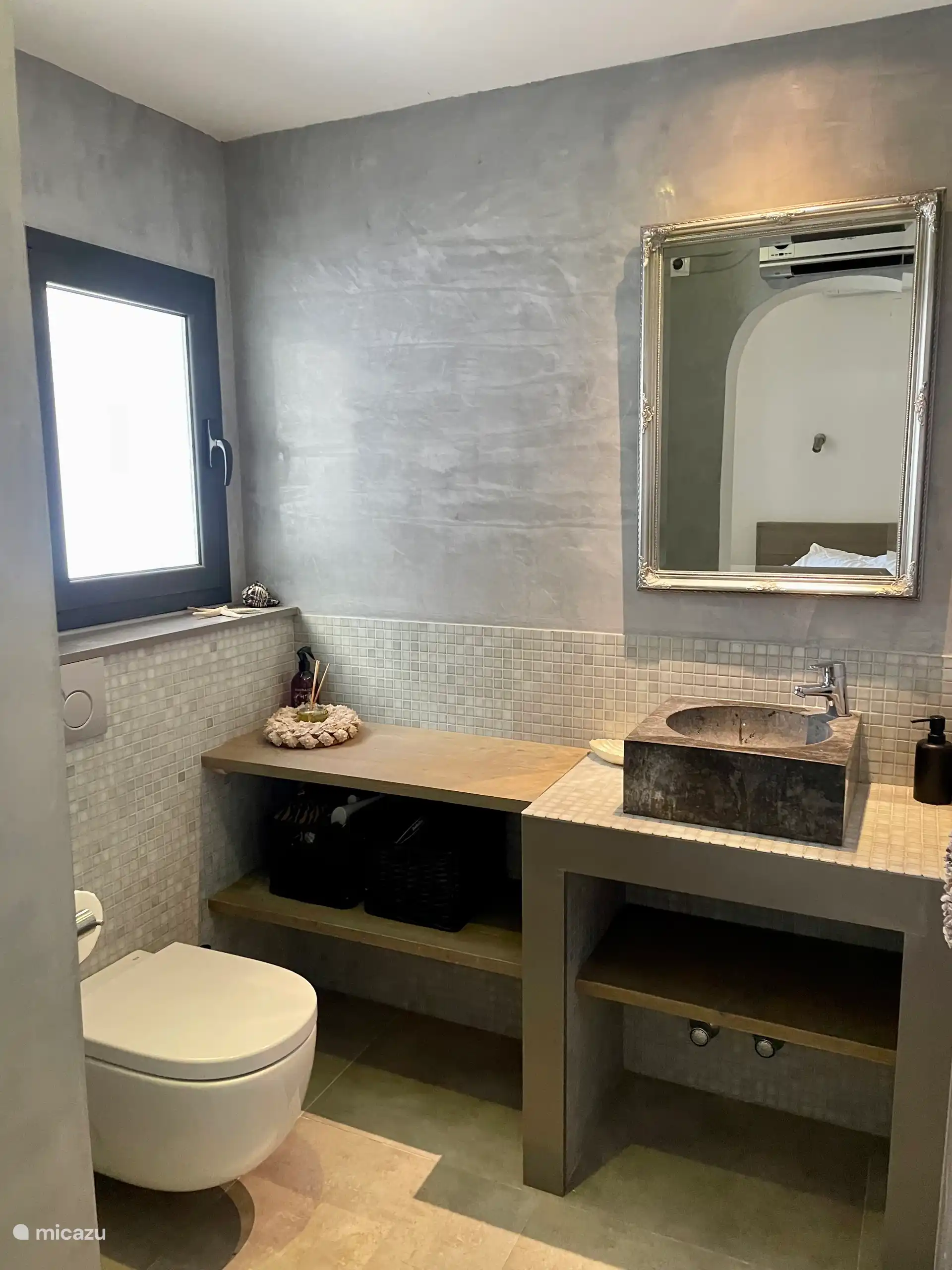 Eines der 3 Badezimmer im Haus (4. Badezimmer befindet sich im Studio)