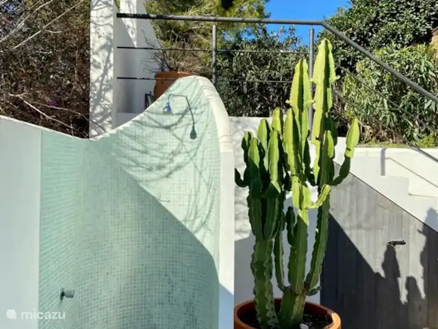 Viva la Vida in Moraira huren in Spanje, Costa Blanca, Benissa - vakantiehuis En.... de buitendouche.
