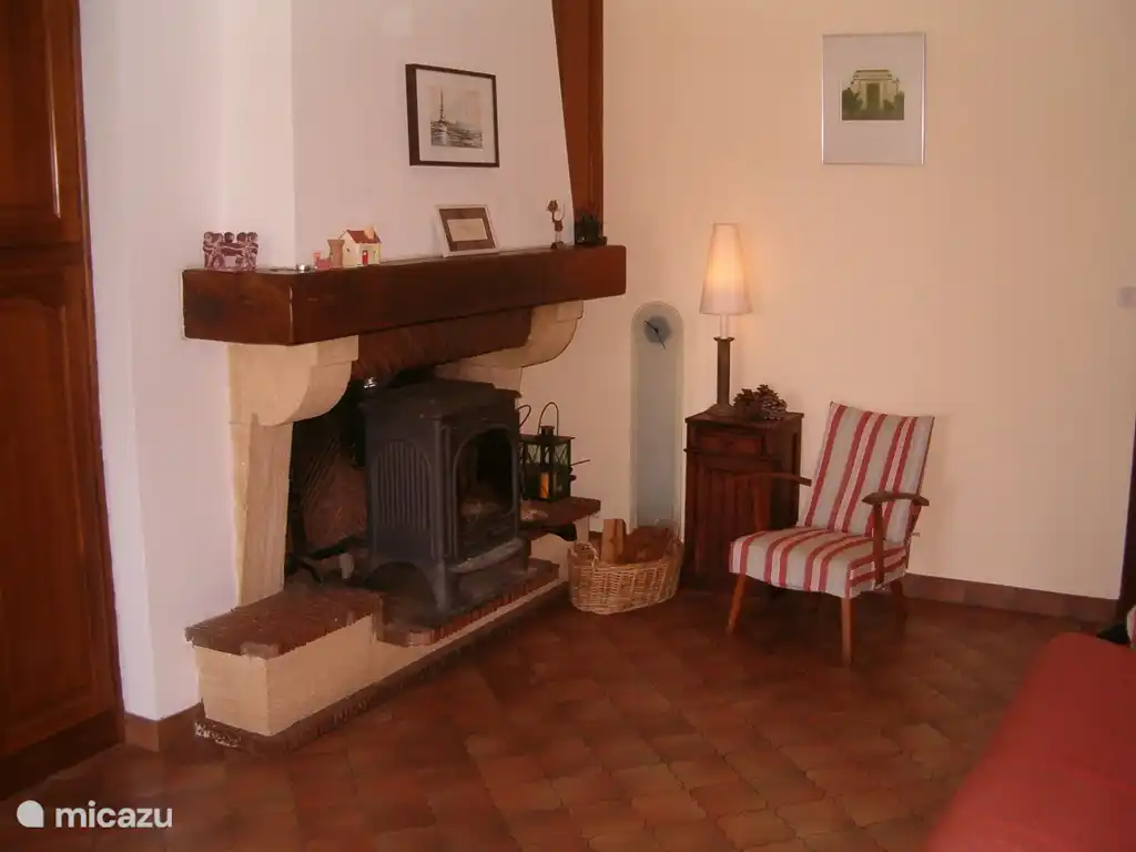 Der Holzofen im Wohnzimmer