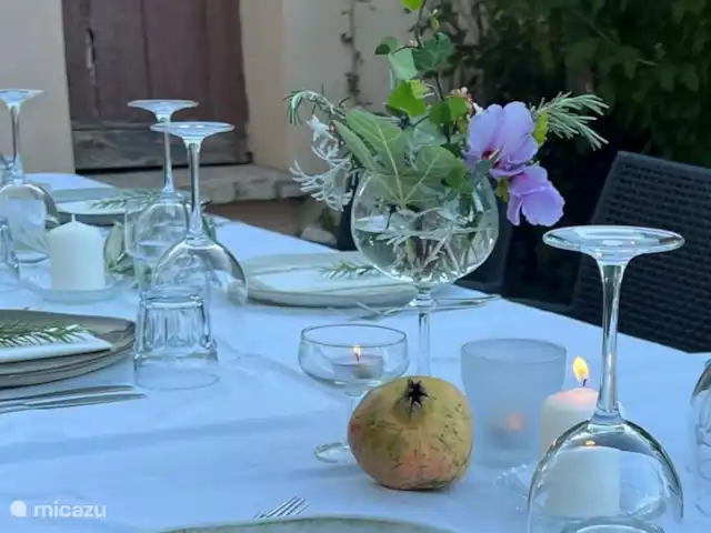 Fietsen, Italië, Marche, Arcevia, appartement Iris Eten in piazza