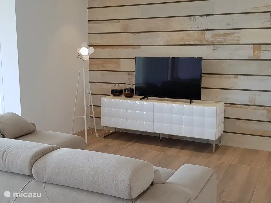 Genieten van een mooie film of documentaire op de flat screen.


