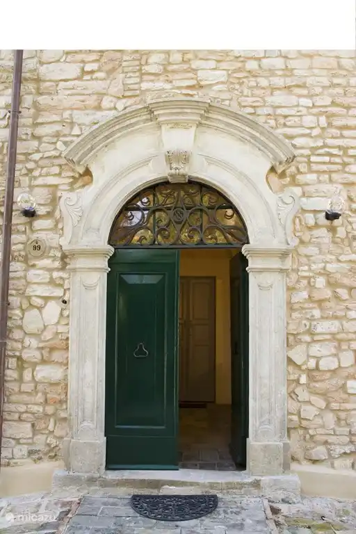 puerta principal de Villa Belfiore y Ginestra