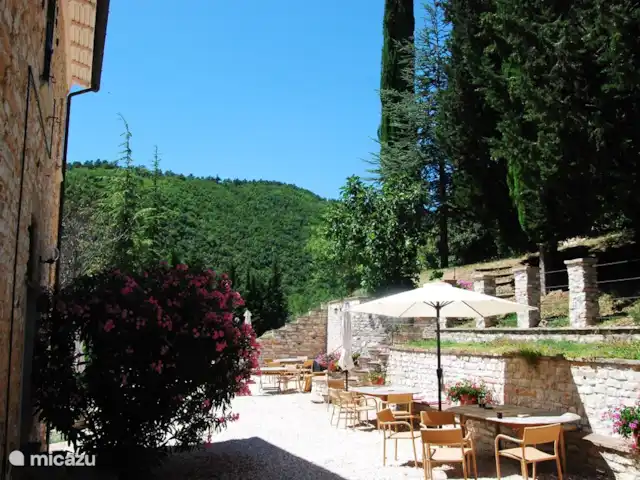 appartement huren in Italië, Marche, Arcevia – Ginestra buiten eten