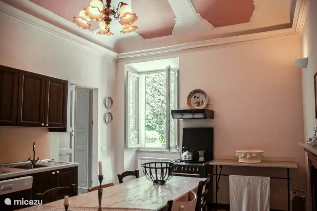 Amplia cocina/comedor