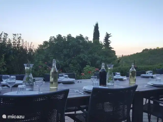 appartement huren in Italië, Marche, Arcevia – Lavanda Samen eten in piazza