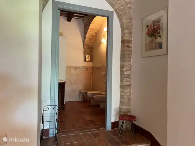 Fietsen, Italië, Marche, Arcevia, appartement Gelsomino Badkamer 1
