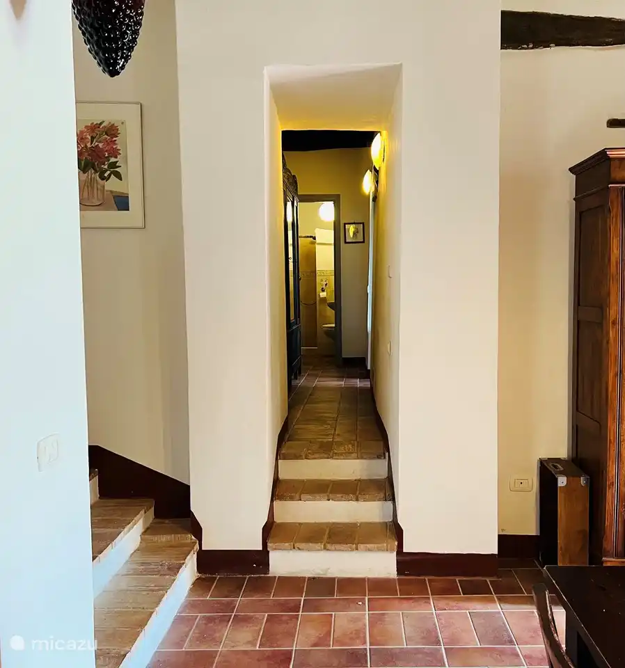 Pasillo a los otros 2 dormitorios y baño.