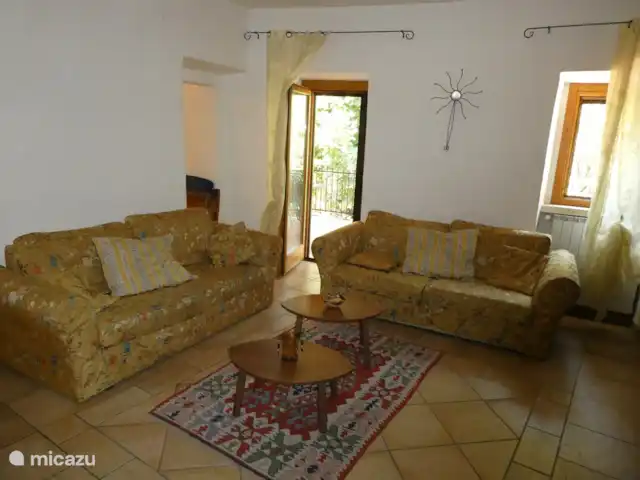 Prachtig oud huis Abruzzen huren in Italië, Abruzzen, Castiglione a Casauria - vakantiehuis Woonkamer