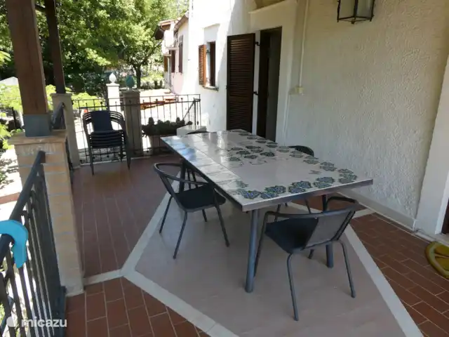 Prachtig oud huis Abruzzen huren in Italië, Abruzzen, Castiglione a Casauria - vakantiehuis Terras/Groot balkon