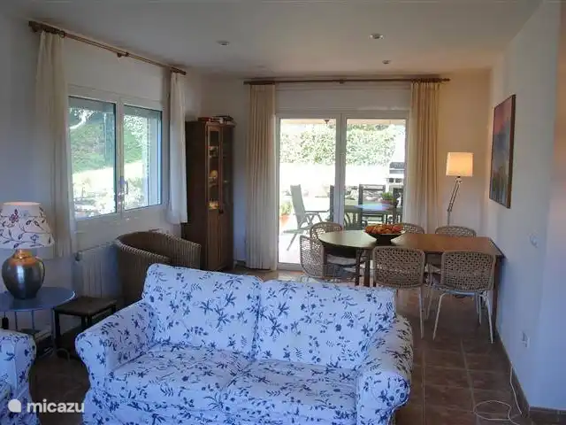 bungaló en España, Costa Brava, Pals – masa tomasi Salón/comedor con TV y recepción satélite.