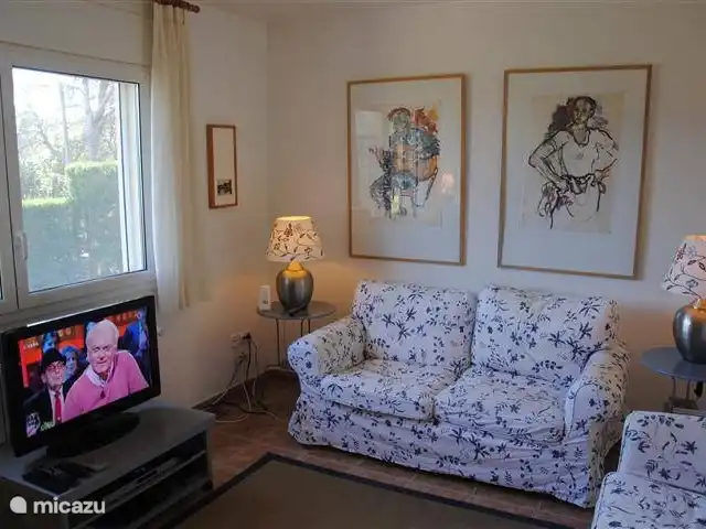 bungaló en España, Costa Brava, Pals – masa tomasi Salón/comedor con TV y recepción satélite.