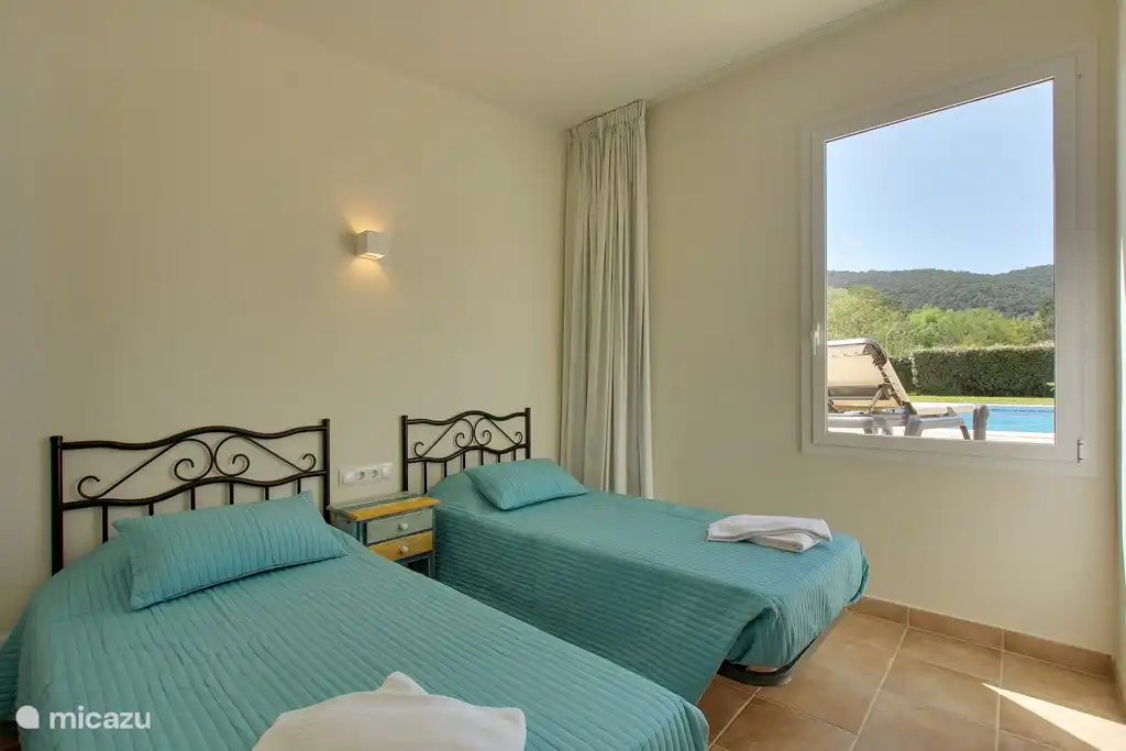 Second bedroom in the small house with private bathroom