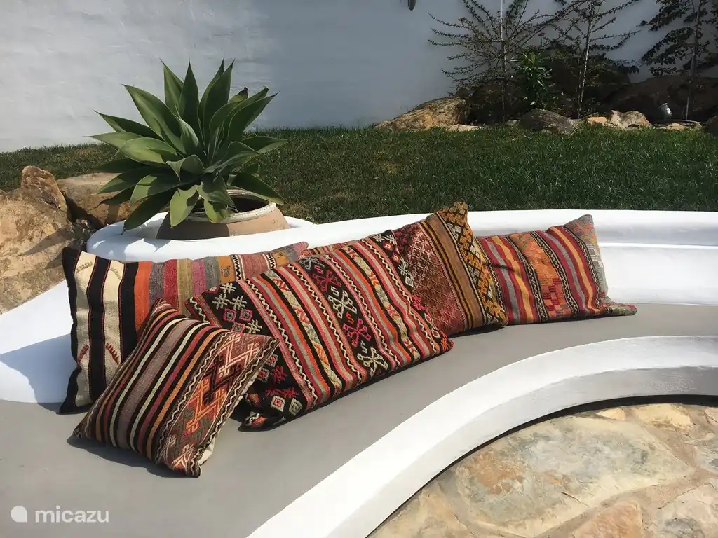 Kelim Kissen auf dem Loungesofa