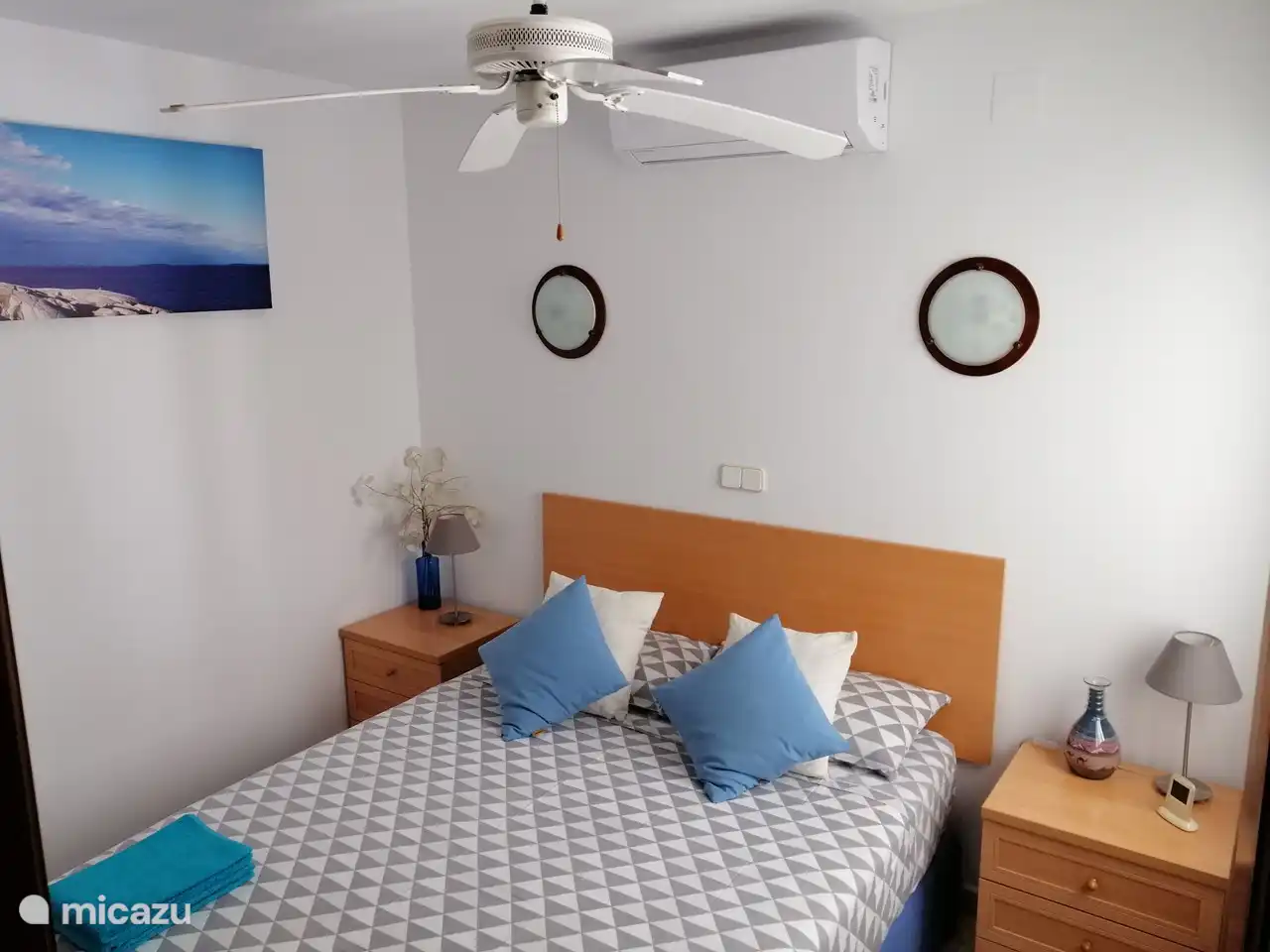 Bedroom with airco and ventilator