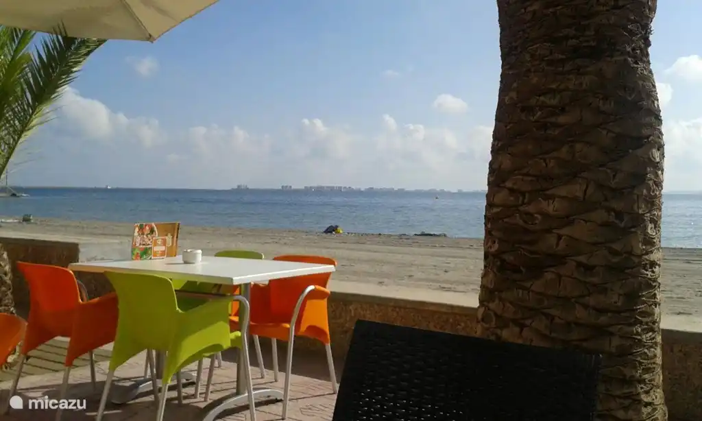 eine der terrassen auf dem mar menor