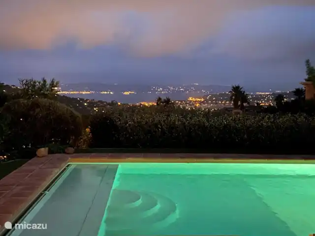 Villa Bonbonnette huren in Frankrijk, Côte d´Azur, Sainte-Maxime - villa Het zwembad kan 's avonds verlicht worden.