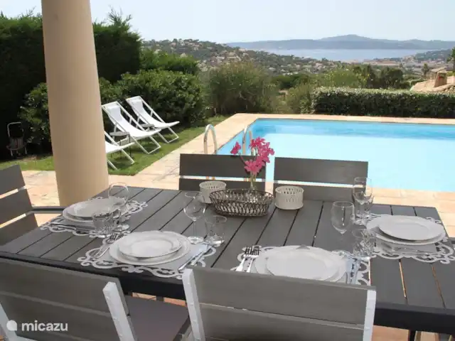 Villa Bonbonnette huren in Frankrijk, Côte d´Azur, Sainte-Maxime - villa Zicht vanaf het overdekte terras