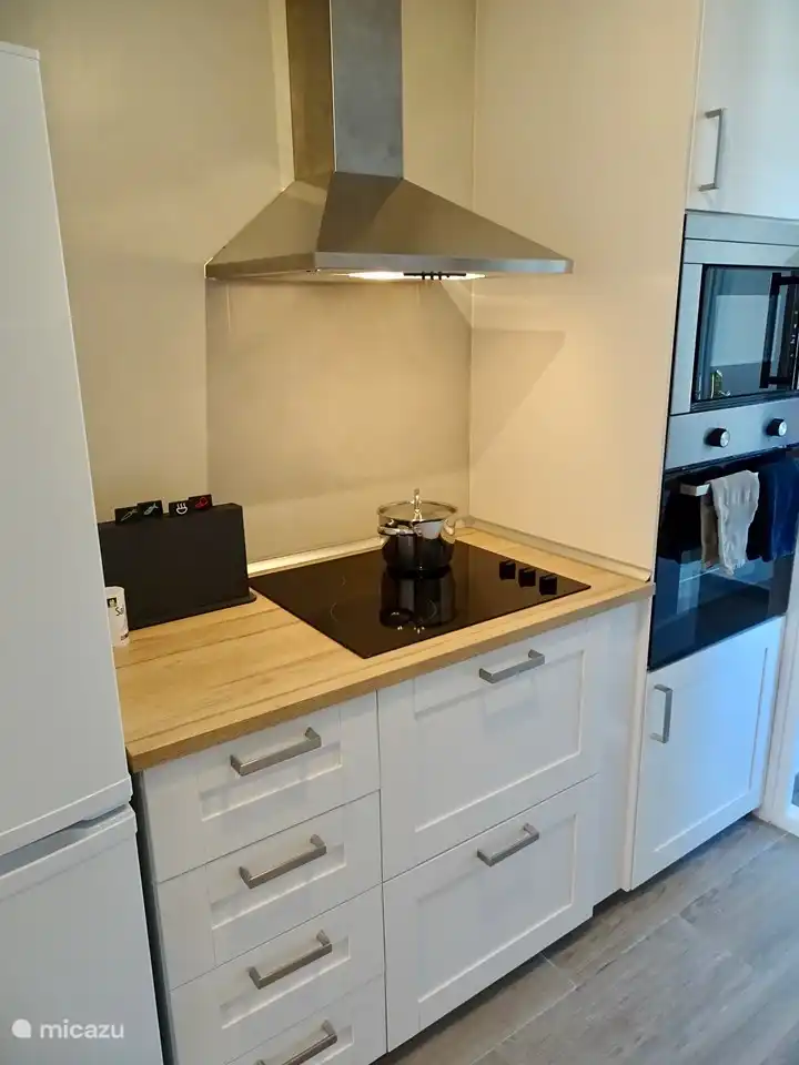 Cocina con electrodomésticos