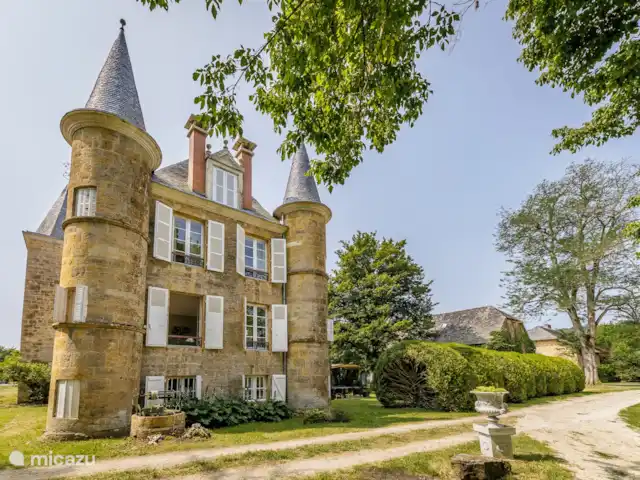 Château de Sarrazac | France, Dordogne, Sarrazac - manoir / château Château de Sarrazac | France, Dordogne, Sarrazac - manoir / château