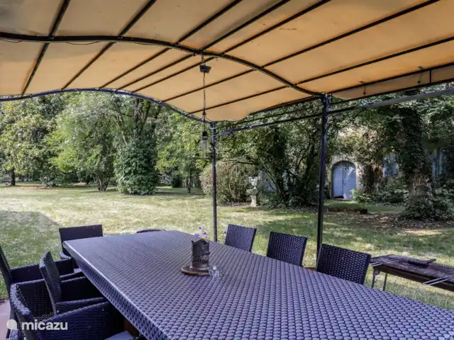 Château de Sarrazac | France, Dordogne, Sarrazac - manoir / château Terrasse