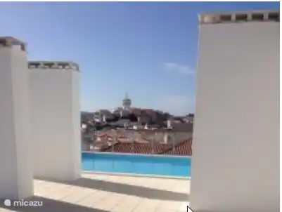 Schwimmbad auf der Dachterrasse mit Blick auf Sao Martinho do Porto