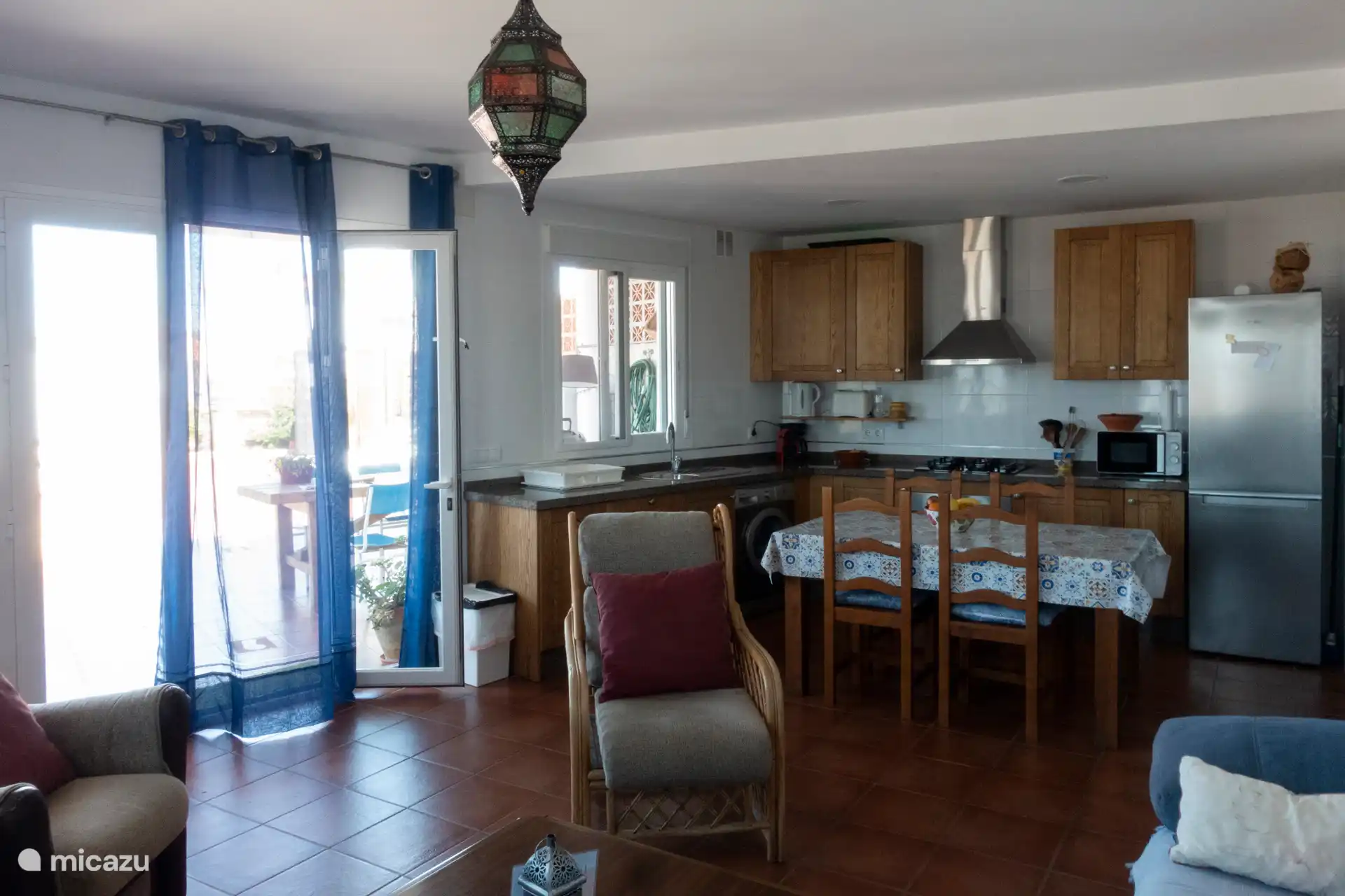 Mooie, ruime woon-/eetkamer