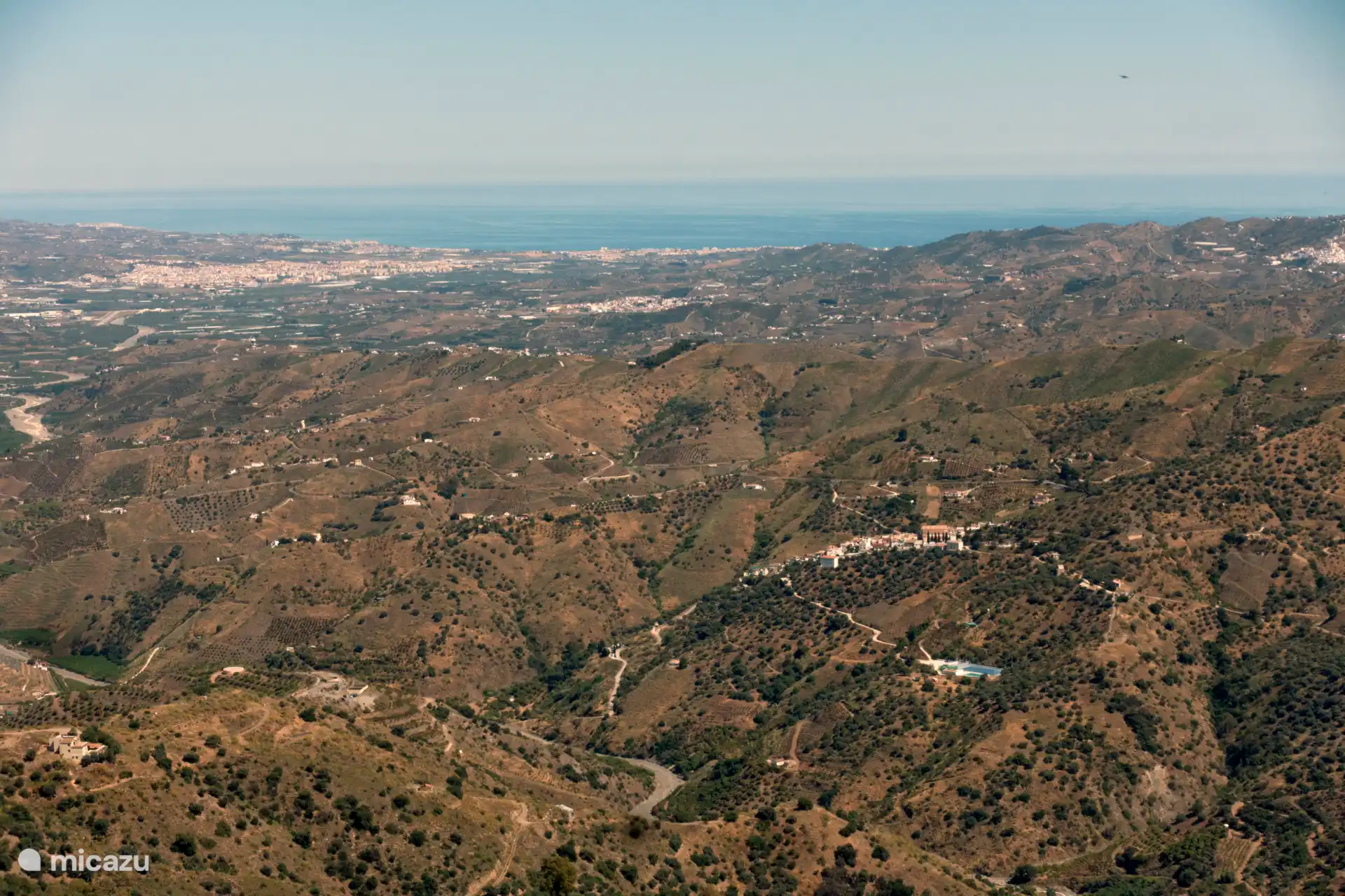 Comares kijkt uit over de zee!