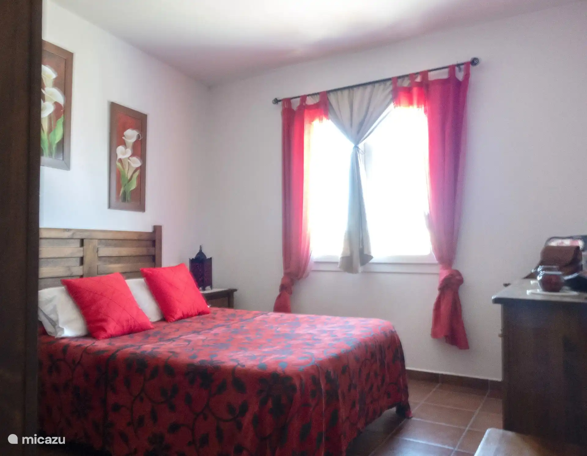 Een van de drie tweepersoonsslaapkamers!