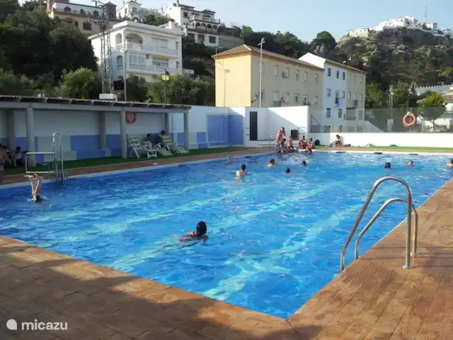 Casa Pilar | Espagne, Costa del Sol, Comares - appartement La piscine municipale de Comares ouverte en juillet et août à quelques pas de l'appartement.