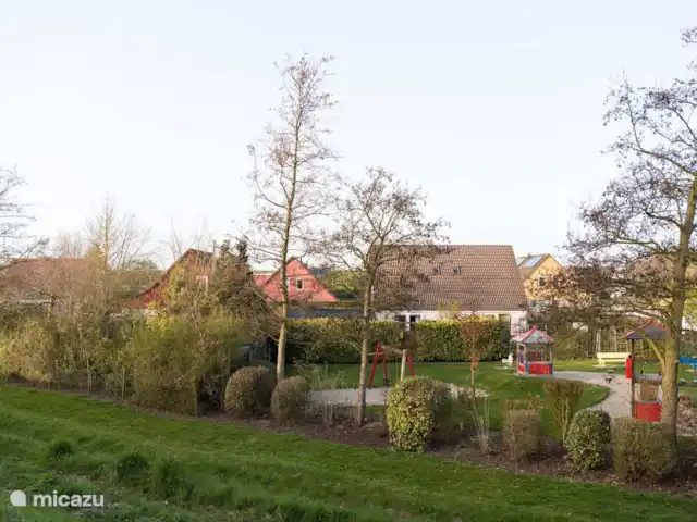 Maison de vacances en bord de mer | Pays-Bas, Zélande, Wemeldinge - maison de vacances aire de jeux vue de la digue