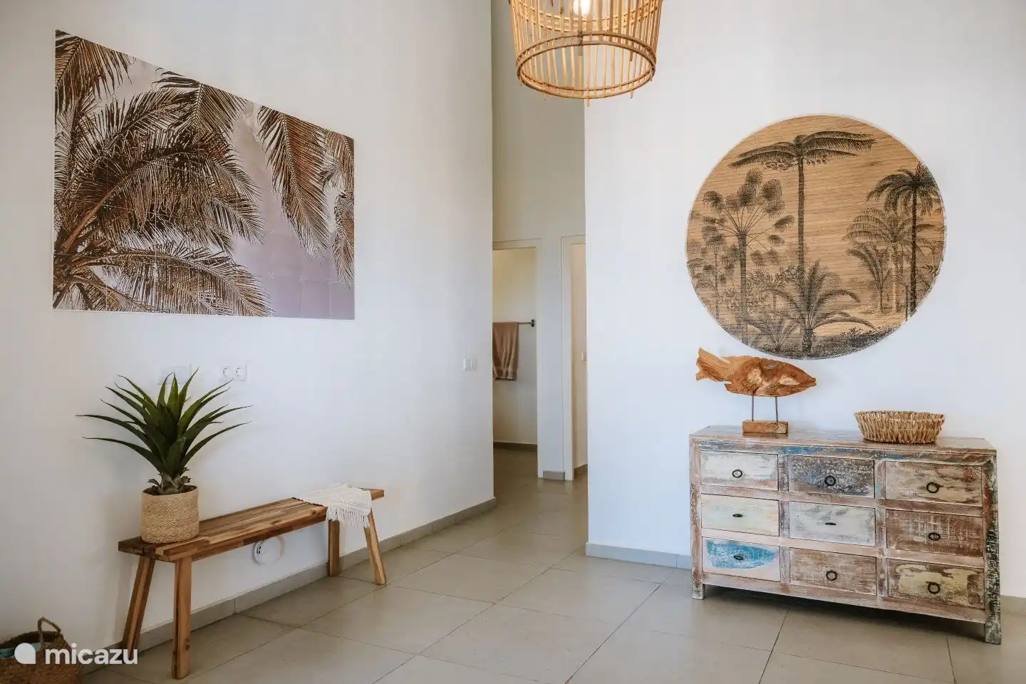 Flur zu Schlafzimmern, Waschküche und Küche