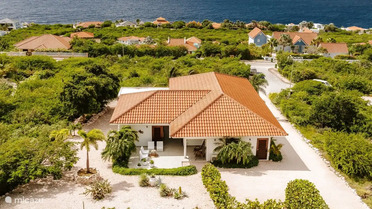 Eingang zum Wohnzimmer und 4. Schlafzimmer mit eigenem Bad