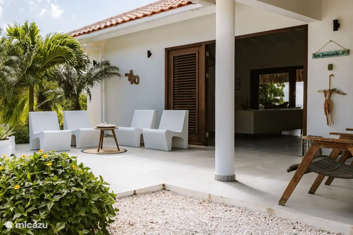 Vordere Terrasse bei Schlafzimmer 4