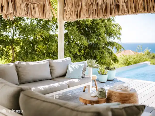 Kas Lamunchi | Curaçao, Banda Abou (ouest), Coral Estate, Rif St.Marie - villa A l'extérieur, un canapé d'angle spacieux pour contempler la mer