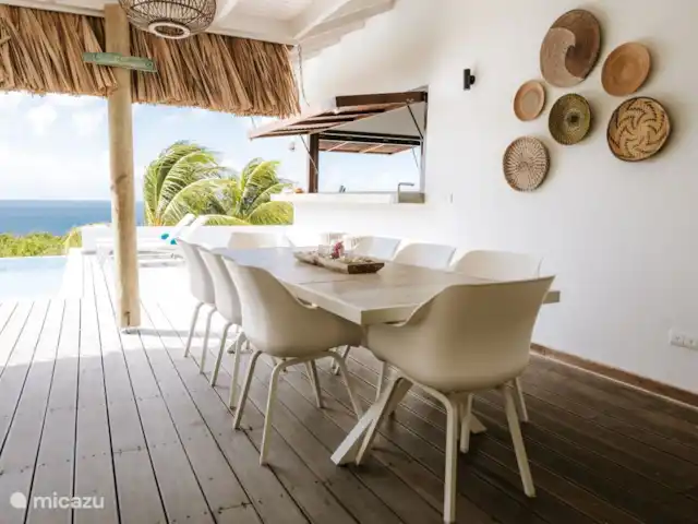 Kas Lamunchi | Curaçao, Banda Abou (ouest), Coral Estate, Rif St.Marie - villa Table à manger pour 8 personnes, également amusante pour jouer à un jeu
