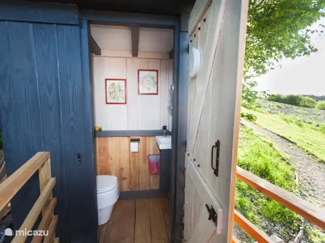 Glamping La Rose en Francia, Dordoña, Celles - camping de lujo / yurta / tienda safari WC privado