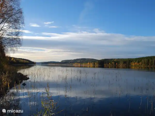 Cabane Luxueuse Avec Sauna et vue | Suède, Jämtland, Gällö - maison de vacances La vue sur le lac depuis la jetée en automne