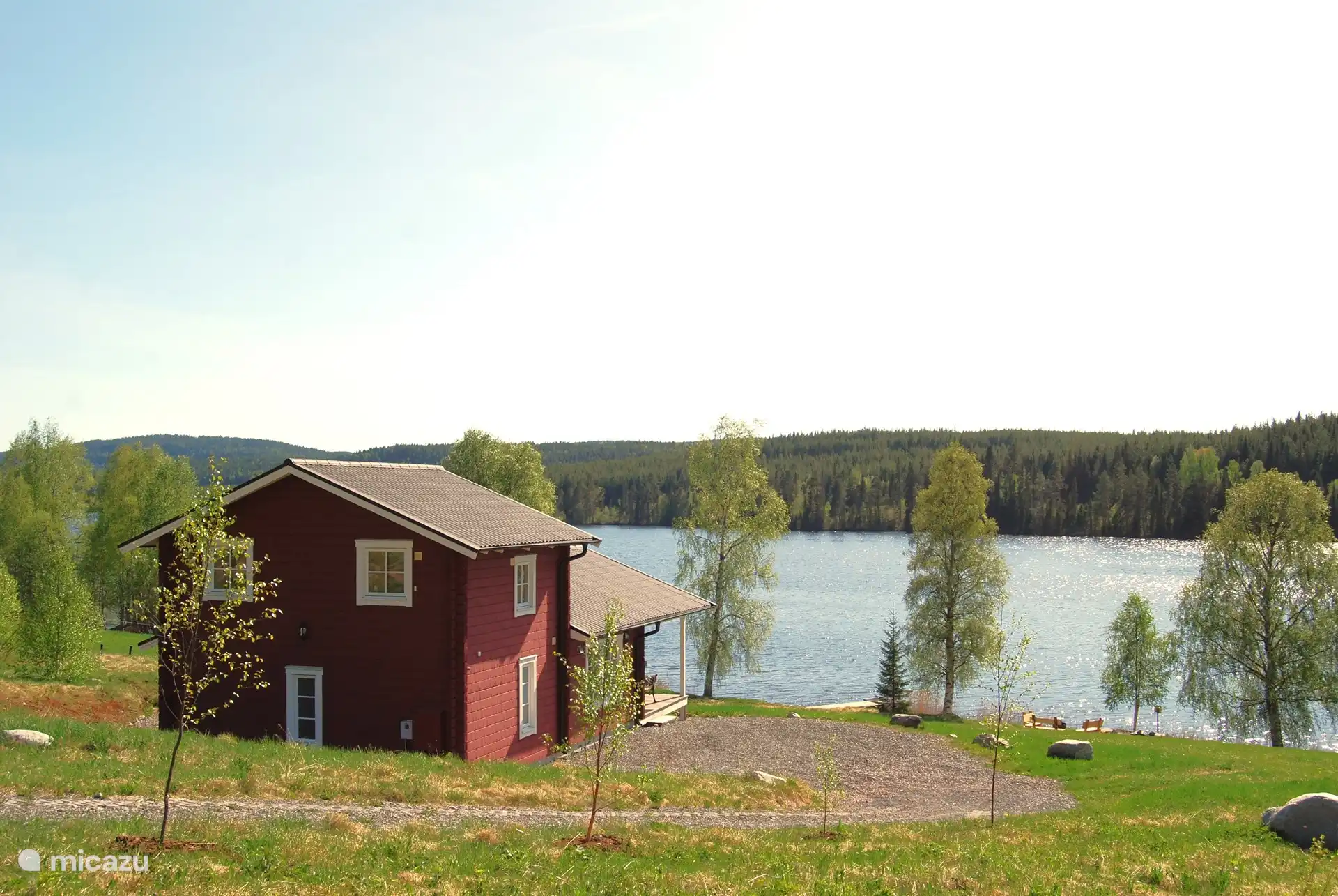 La casa de vacaciones cerca del lago